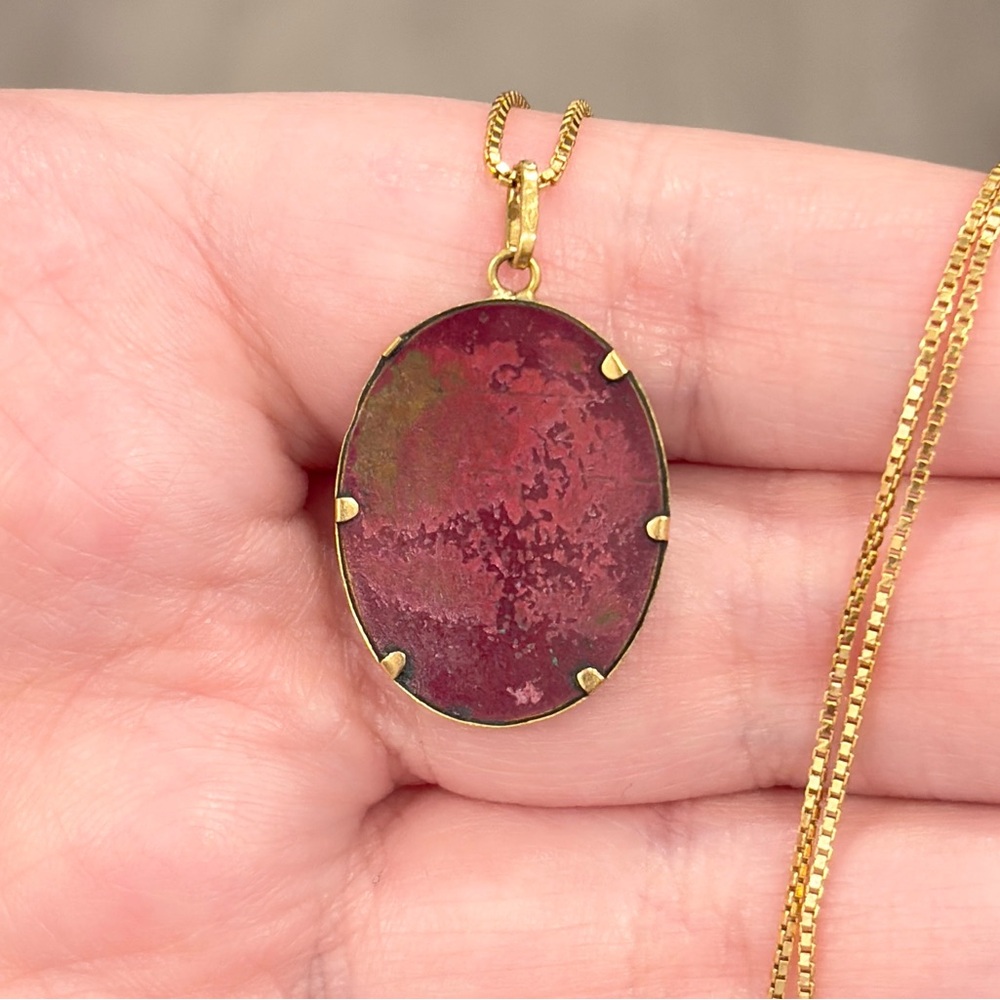 Vintage 18K R Monogram Pendant, Antique Dark Blue Enamel, Gold Floral - Picture 13 of 17